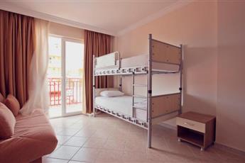 Catty Cats Garden Hotel