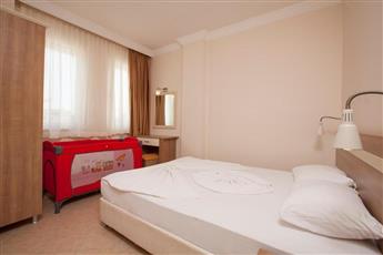 Catty Cats Garden Hotel