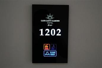 Catty Cats Garden Hotel