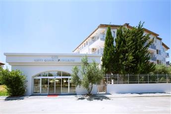 Catty Cats Garden Hotel