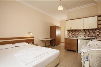 Catty Cats Garden Hotel