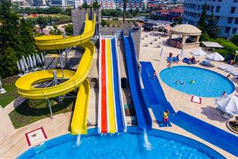 Cesars Resort Side
