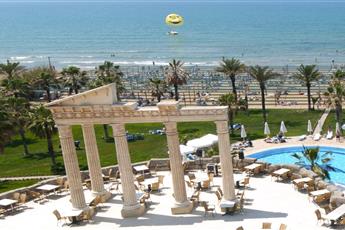 Cesars Resort Side
