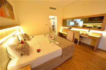 Cesars Resort Side