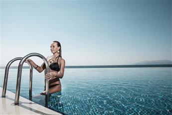 Charisma De Luxe Hotel 5*