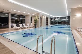 Charisma De Luxe Hotel 5*