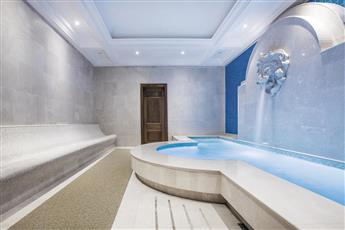 Charisma De Luxe Hotel 5*