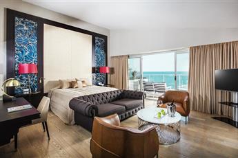 Charisma De Luxe Hotel 5*