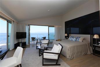 Charisma De Luxe Hotel