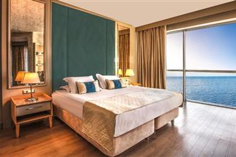 Charisma De Luxe Hotel