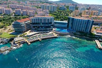 Charisma De Luxe Hotel