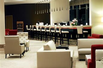 Charisma De Luxe Hotel