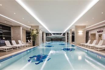 Charisma De Luxe Hotel