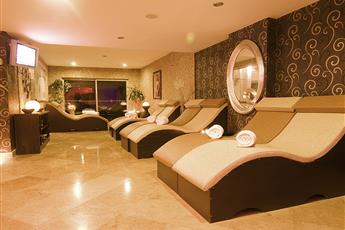 Charisma De Luxe Hotel