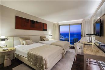 Charisma De Luxe Hotel