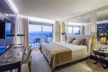 Charisma De Luxe Hotel