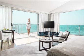 Charisma De Luxe Hotel
