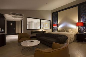 Charisma De Luxe Hotel