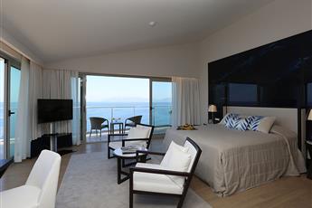 Charisma De Luxe Hotel