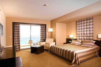Charisma De Luxe Hotel