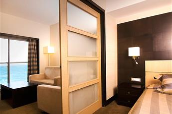 Charisma De Luxe Hotel