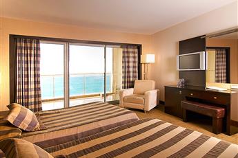 Charisma De Luxe Hotel