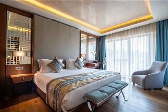 Clarion Hotel Golden Horn 4*