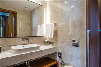 Clarion Hotel Golden Horn 4*