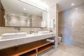 Clarion Hotel Golden Horn 4*