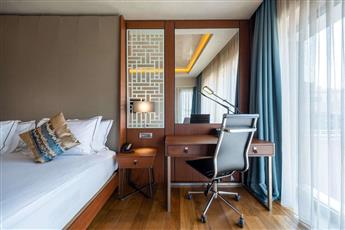 Clarion Hotel Golden Horn 4*