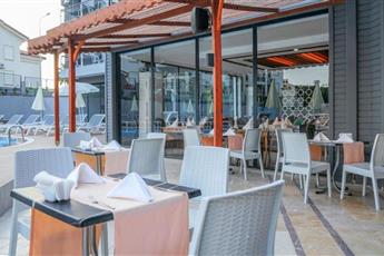 Clover Magic Park Side Hotel 4*