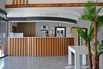 Clover Magic Park Side Hotel