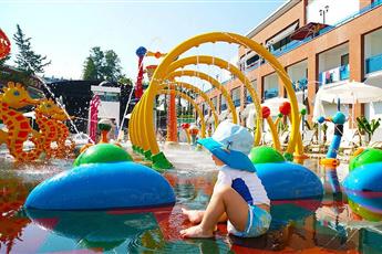 Club Aqua Plaza