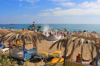 Club Aqua Plaza