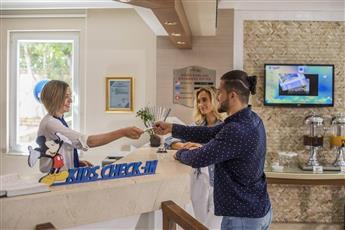 Club Big Blue Suite Hotel 4*