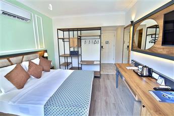 Club Big Blue Suite Hotel 4*