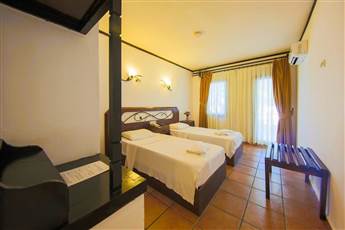Club Flora Hotel 3*