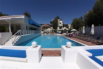 Club Munamar Beach Resort 4*