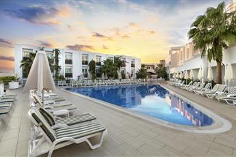 Club Shark Hotel