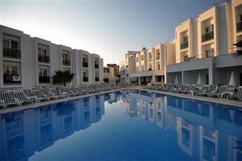 Club Shark Hotel