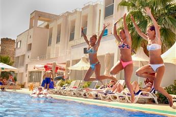 Club Shark Hotel