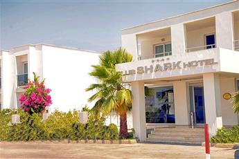 Club Shark Hotel