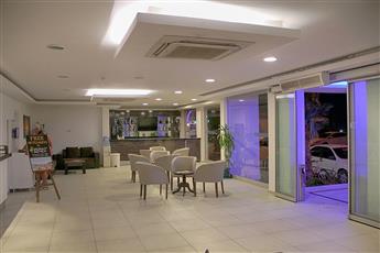 Club Shark Hotel