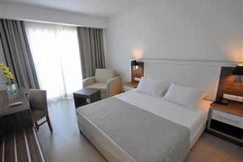 Club Shark Hotel