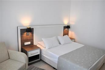 Club Shark Hotel