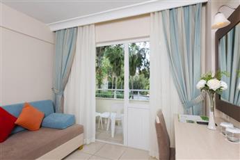 Club Side Coast Hotel