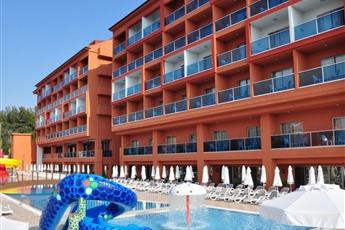 Club Side Coast Hotel