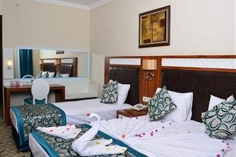 Club Side Coast Hotel