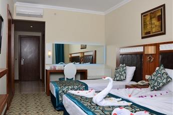 Club Side Coast Hotel