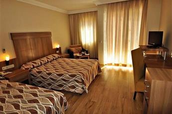 Club Side Coast Hotel